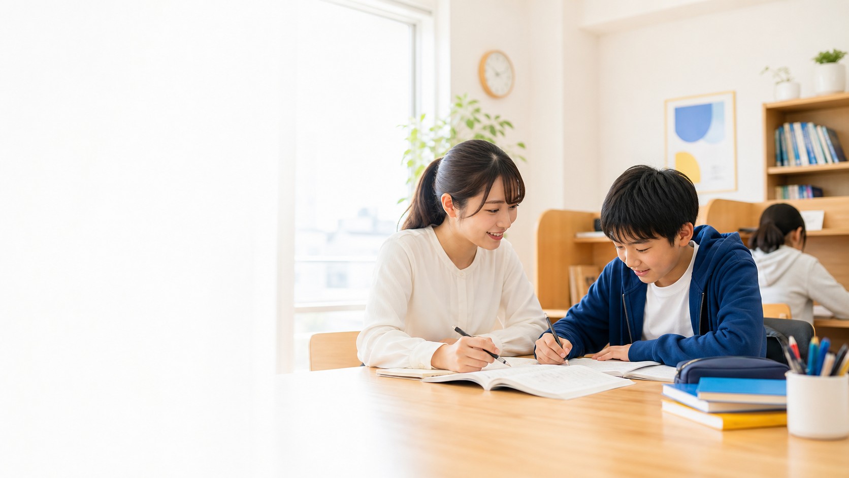 個別指導で生徒に寄り添う講師の様子